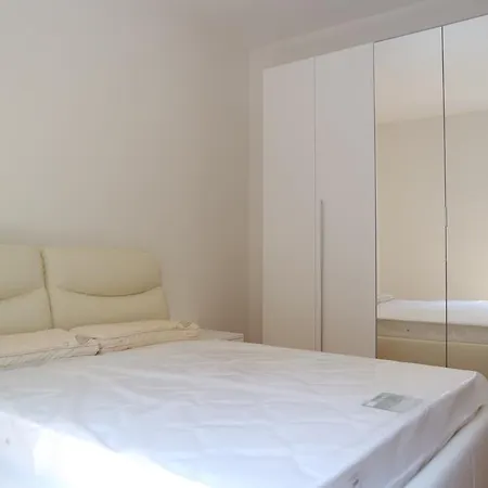 Apartment Temporary 2 Crocetta *